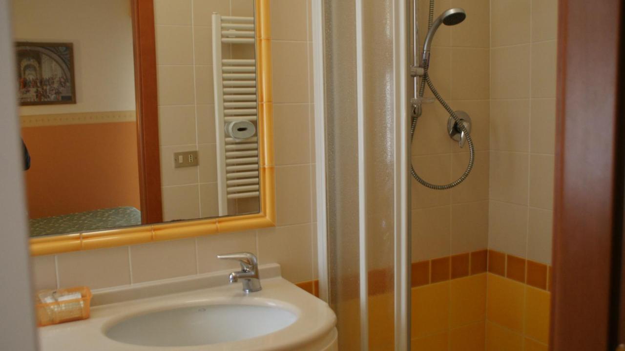 Hotel Verudella ริมินี ภายนอก รูปภาพ
