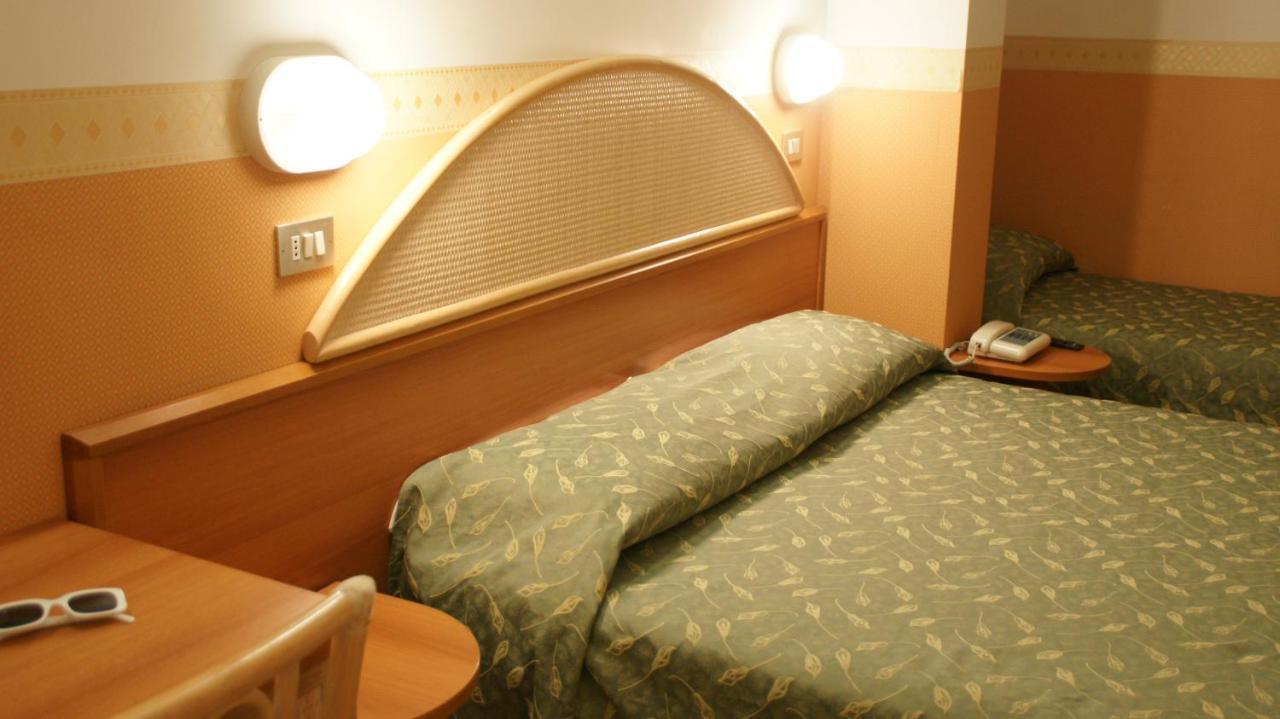 Hotel Verudella ริมินี ภายนอก รูปภาพ