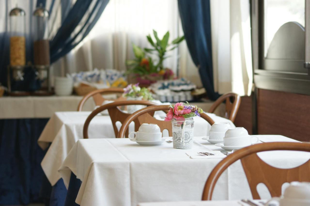 Hotel Verudella ริมินี ภายนอก รูปภาพ