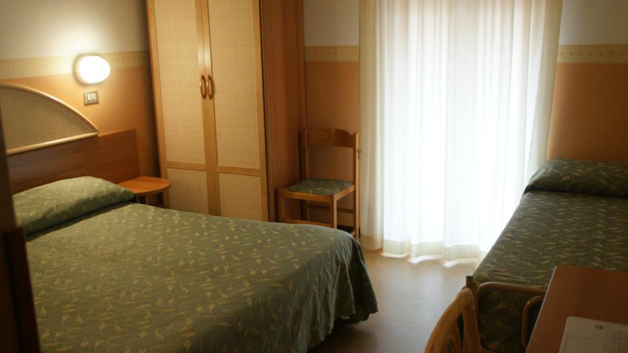 Hotel Verudella ริมินี ภายนอก รูปภาพ